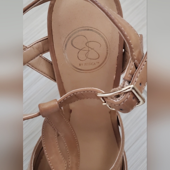 Jessica Simpson Platform Heels Size 8.5 - Picture 6 of 6